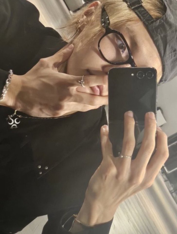 [#WONBIN ✨ 240410]

#원빈: I really had a very fulfilling and productive day. I’m proud, let’s go, RIIZE~~🫨