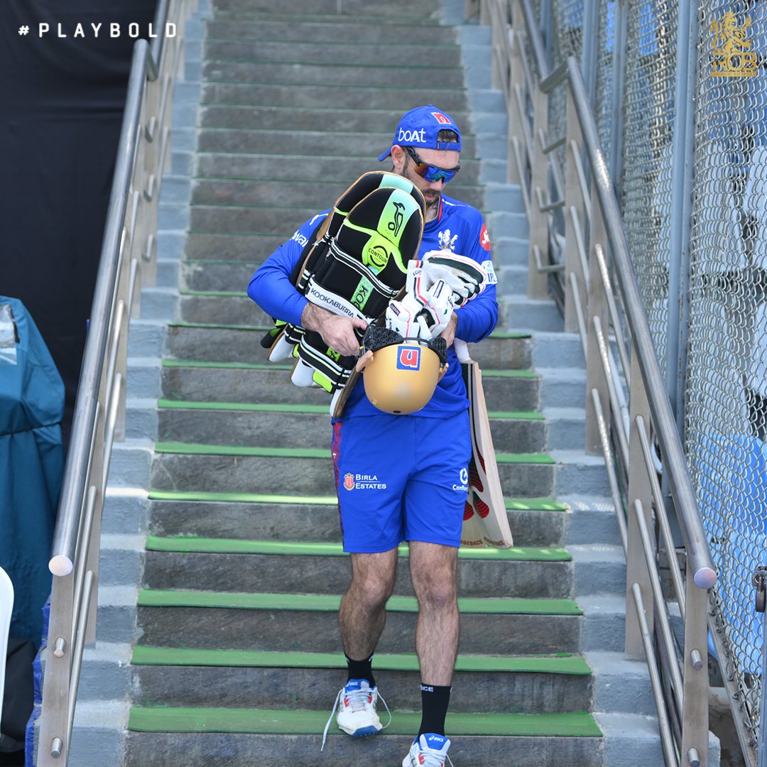 Maxi and those Wankhede stairs. ICONIC. 🫡

#PlayBold #ನಮ್ಮRCB #IPL2024 @Gmaxi_32