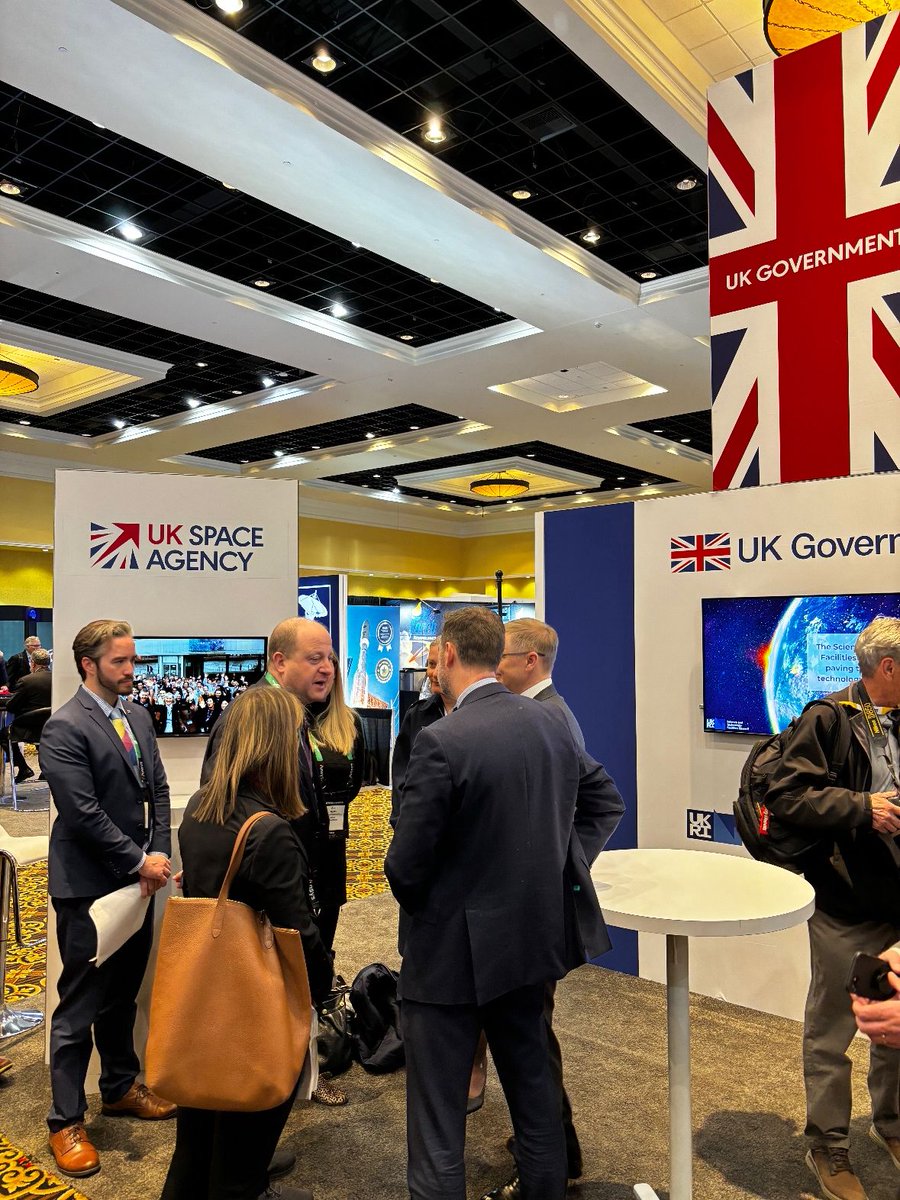 Another fantastic day at the Space Symposium in Colorado🚀We had the popular Fish and Chips stand event sponsored by @UKspace and the UK Pavilion were delighted to welcome @GovofCO to the stand to discuss the UK’s space offering 🇬🇧 @STFC_Matters | @NWSpaceCluster | @UKRI_News