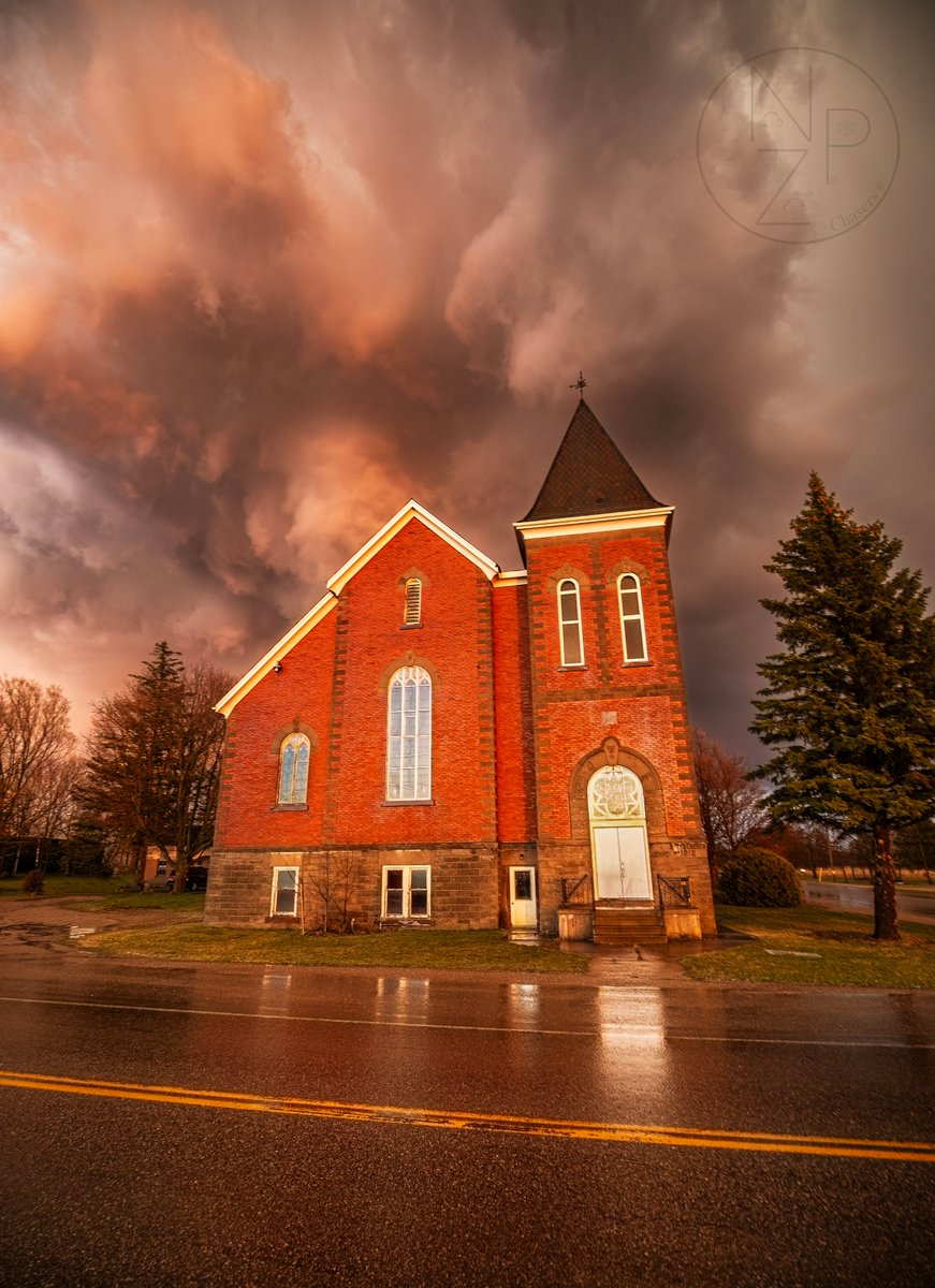 Backside of the Walton, ON storm yesterday as the sun was setting #ONwx