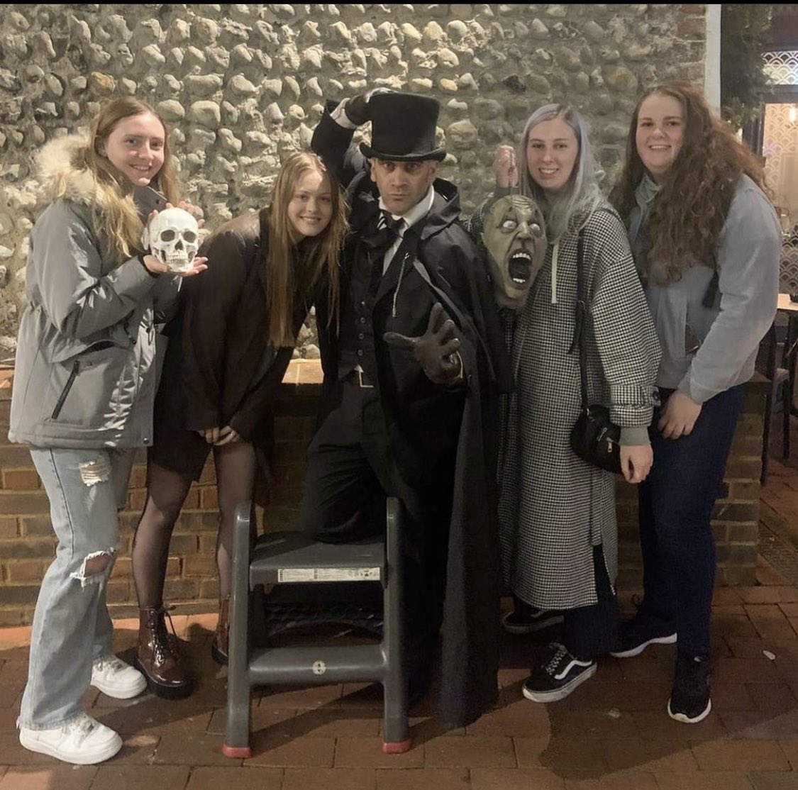 Join @Brighton_Jasper on tonight’s @brightonghost walk of the lanes! No need to book; just meet outside @The_Druids_Head at 7.30pm! 

#brighton #holiday #walkingtour #guidedwalk #ghostwalk 

ghostwalkbrighton.co.uk