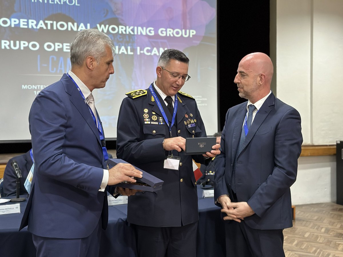 El ministro del Interior, Nicolás Martinelli, participó junto al embajador de Italia en Montevideo, Fabrizio Petri, coronel Fabio Massimo Mendella de I – CAN Unidad Nacional Italia, del coordinador Operacional I – CAN, Stefano Saioni, y del director de Investigaciones de la…