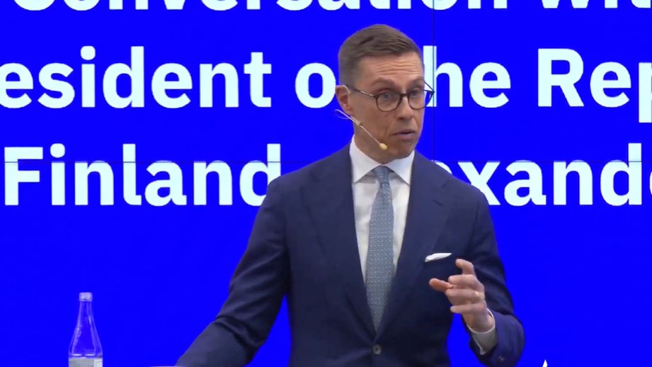 🪖 Referring to the #SecurityAgreement with Ukraine, @alexstubb argues that: 'We need to make sure that #Putin understands that Ukraine will never be Russia. Enlargement is not a technical exercise, it is a #geopolitical strategic goal.

#DoNotNormaliseTheWar #UkraineInitiative