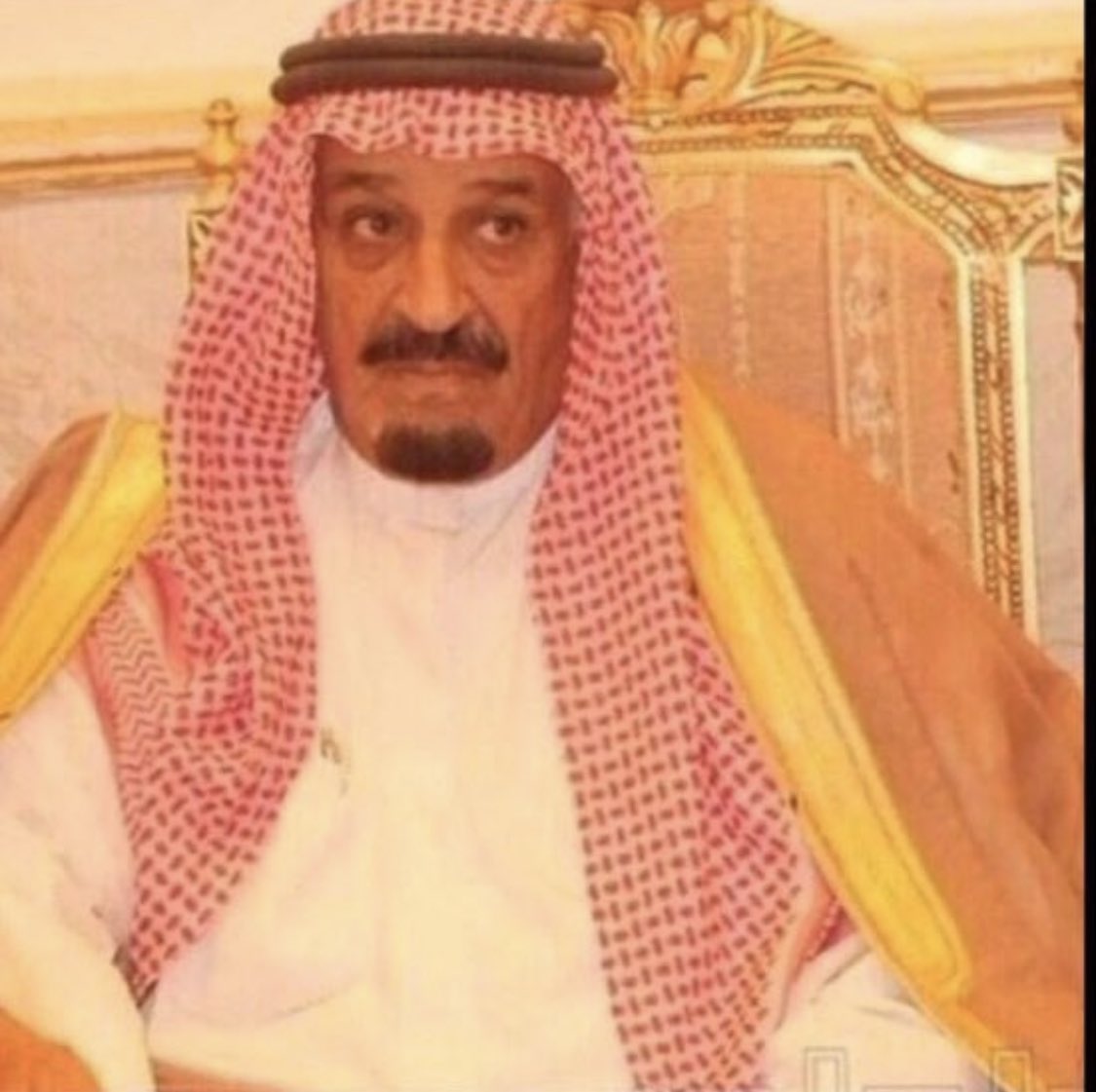 ابوفايزشيخنا #منوخ #القريفه الله يرحمه بواسع رحمته تعودنا نحن البدناء  المقيمن في مناطق مملكتنا الحبيبه  الاتصال والمعايده   معه اول يوم العيد بل من الساعه الاولى القلب مفتوح والمجالس مفتوحه ولا تسمع منه الا هلا ومرحبا اللهم اجعل قبره مدى نظرة ووالدينا وجميع اموات المسلمين