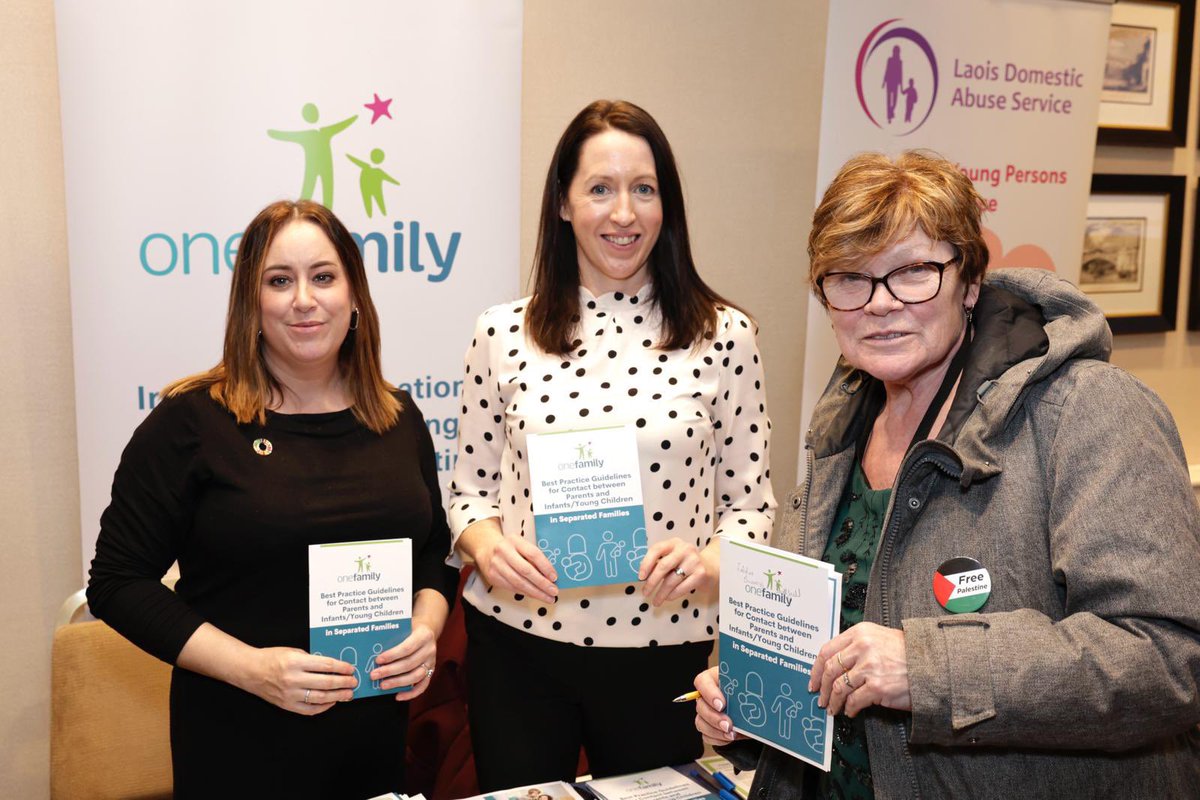 Thank you Deputy @JoanCollinsTD for meeting us to talk about Food Poverty. It’s so important our public reps understand the prevalence of this issue & what the solutions are. Families should not have to rely on vouchers & food banks in 2024. #EndChildPoverty #ChildrensBudget25