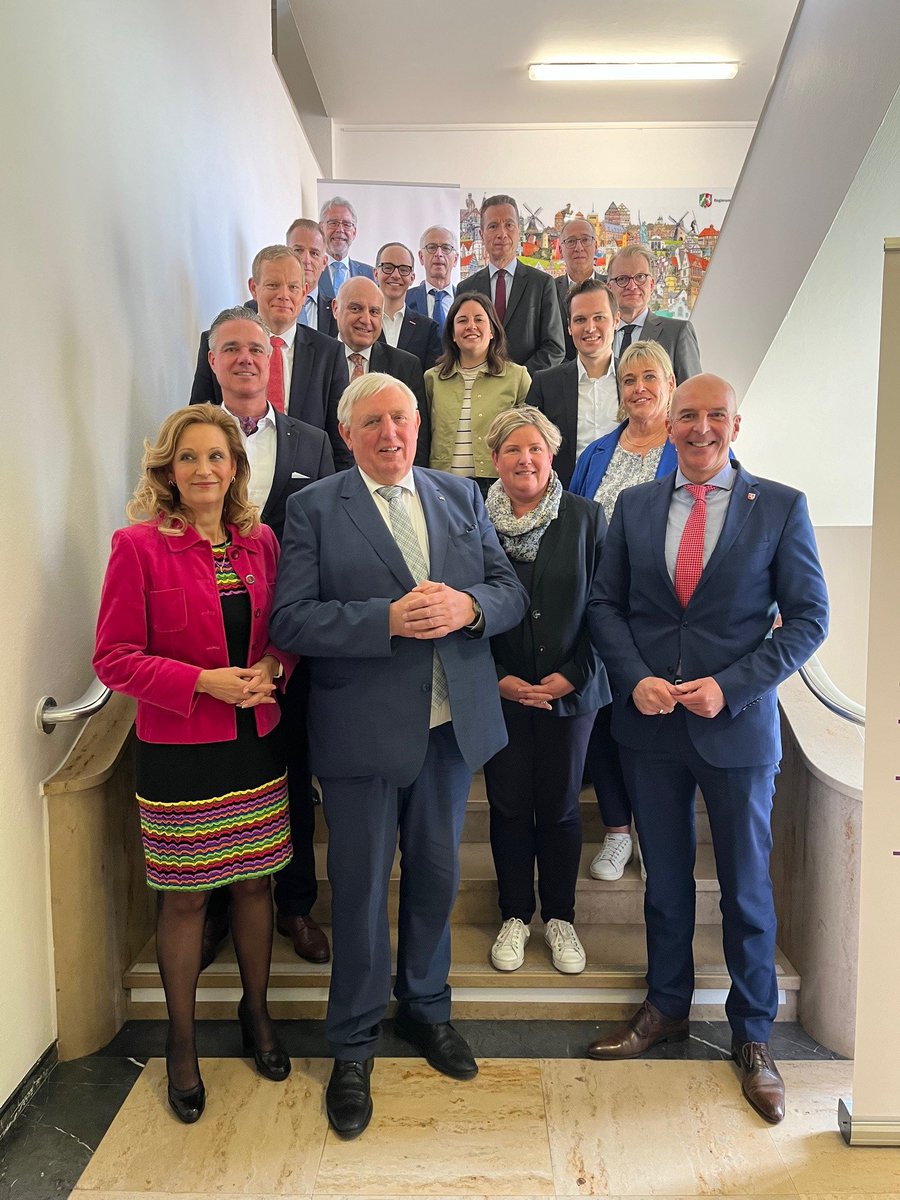 #Inklusionsinitiative unterzeichnet. Alle Partner bekennen sich erstmals gemeinsam dazu, die Inklusion von Menschen mit Behinderungen am Arbeitsmarkt zu unterstützen und die Chancen für alle Beteiligten stärker in den Blick zu nehmen. Ein Meilenstein.🤝mags.nrw/potenziale-von…