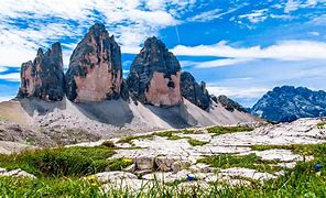 Tre Cime di Lavaredo ~ Sexten Dolomites, Italy

#WhereInTheWorld
#Italy 
#WednesdayWisdom 
#NowYouKnow 
#SomethingNew 

💙🗺️⛰️🌍🇮🇹

en.wikipedia.org/wiki/Tre_Cime_…