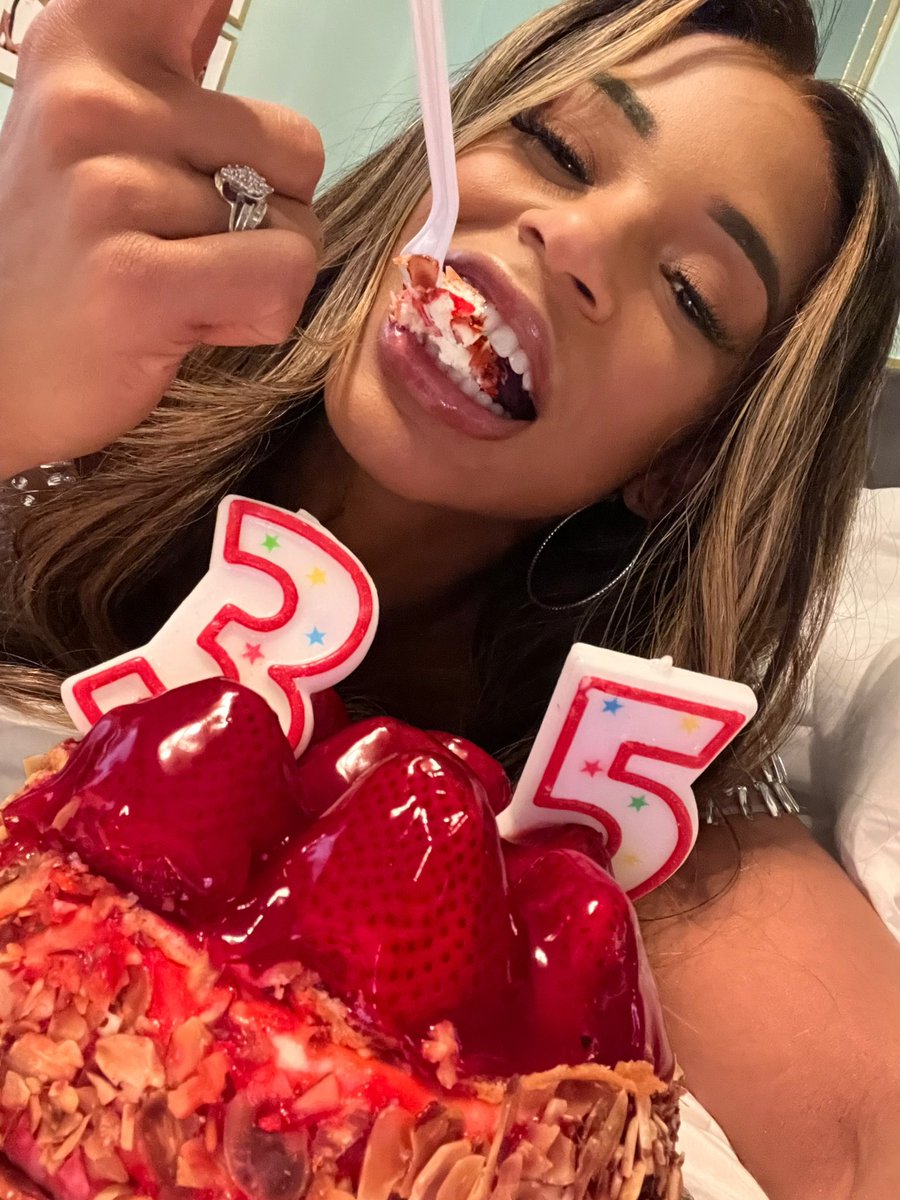 35 was LIVE! I got to do all of the things I love & enjoy including eating cake in the bed 😬 Which @MontezFordWWE hates but hey it’s my day! 😂🤦🏽‍♀️ My Husband planned the most special day for me, my family & friends sent so many gifts and messages, & you guys on here put the…