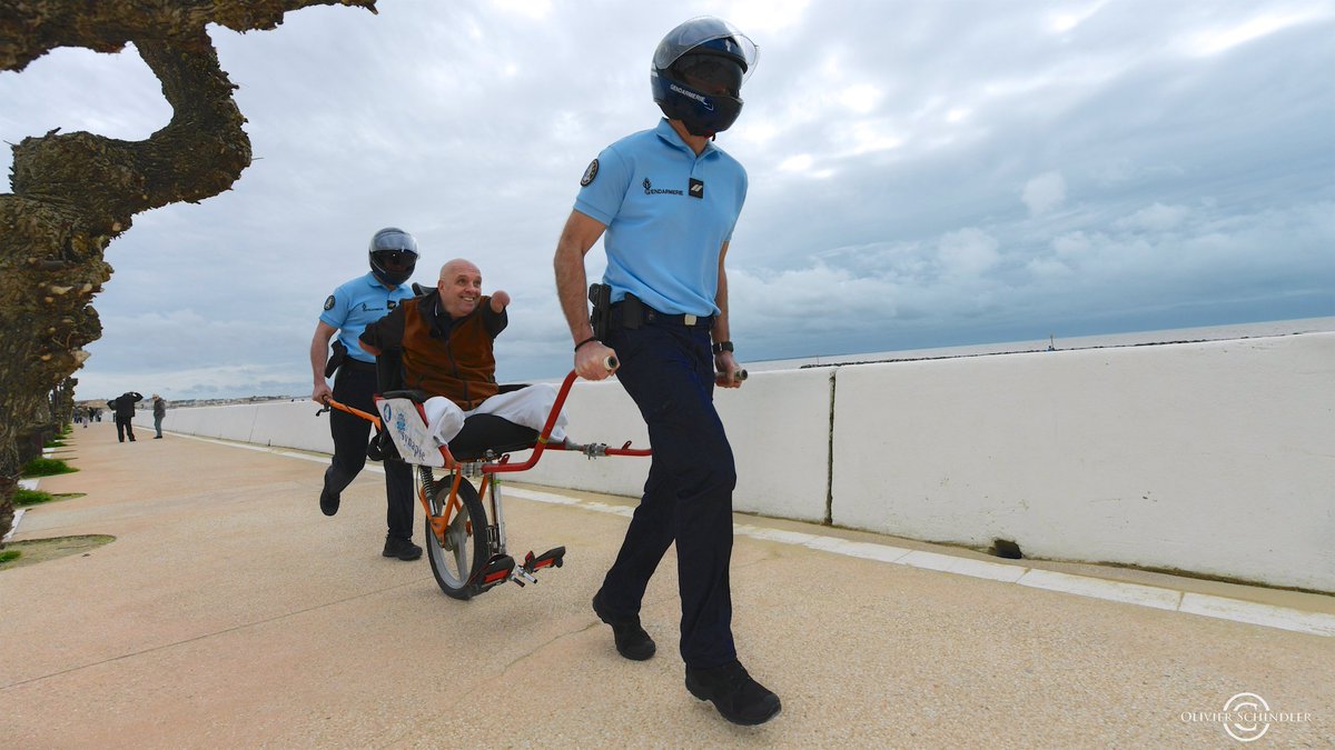 #PourNosBlessés #ChallengeDeLaFlamme des Phénix blessés de la Gendarmerie : Parcourir au moins 100 km entre le 15/3 et le 15/4. Défi relevé par le GGD17 avec aujourd'hui9️⃣1️⃣0️⃣km au compteur. Les #DaftGend et @PhilippeCROIZON y ont participé dans la joie et la bonne humeur.😎