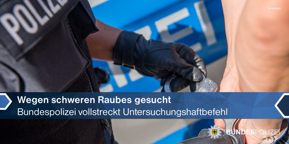 In #Singen kontrollierten unsere 👮‍♀️👮‍♂️ einen 23-Jährigen, der als Beifahrer in einem Auto saß. Gegen ihn bestand ein Untersuchungshaftbefehl wegen schweren Raubes. Es folgte die Festnahme und Einlieferung ins Gefängnis.

Mehr dazu ➡️ sohub.io/gxu4