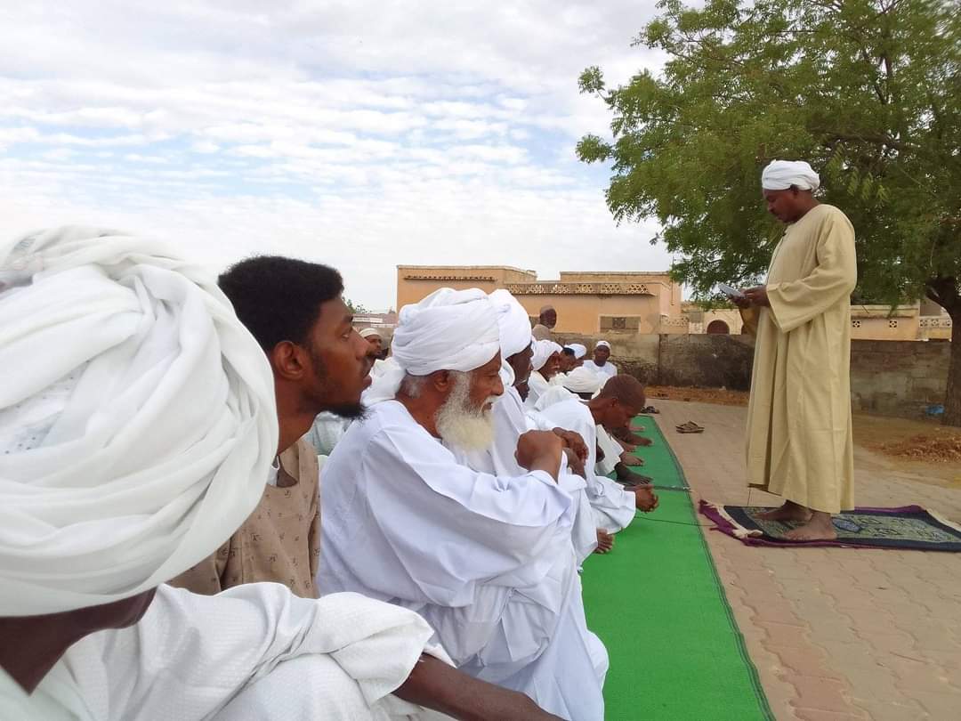 مشاهد من صلاة العيد في مسجد الإمام مالك حي الصفا بمدينة كوستي 

تصوير: أمين السنجاوي 

#واكب_مجتمع