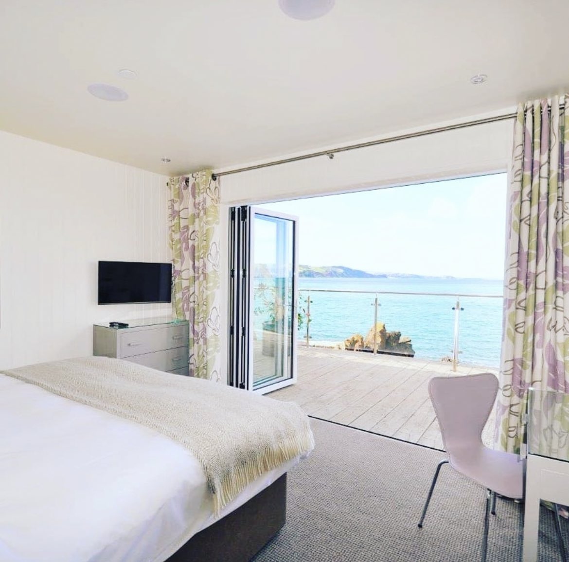 Cary Arms & Spa (@caryarms) on Twitter photo Not long until the first May Bank Holiday, book one, two or three nights 😎🌊
Rooms available from £240 per room per night incl breakfast 🥰
caryarms.co.uk #maybankholiday #weekendgetaway #SouthDevon #coast #englishriviera Not long until the first May Bank Holiday, book one, two or three nights 😎🌊
Rooms available from £240 per room per night incl breakfast 🥰
caryarms.co.uk #maybankholiday #weekendgetaway #SouthDevon #coast #englishriviera