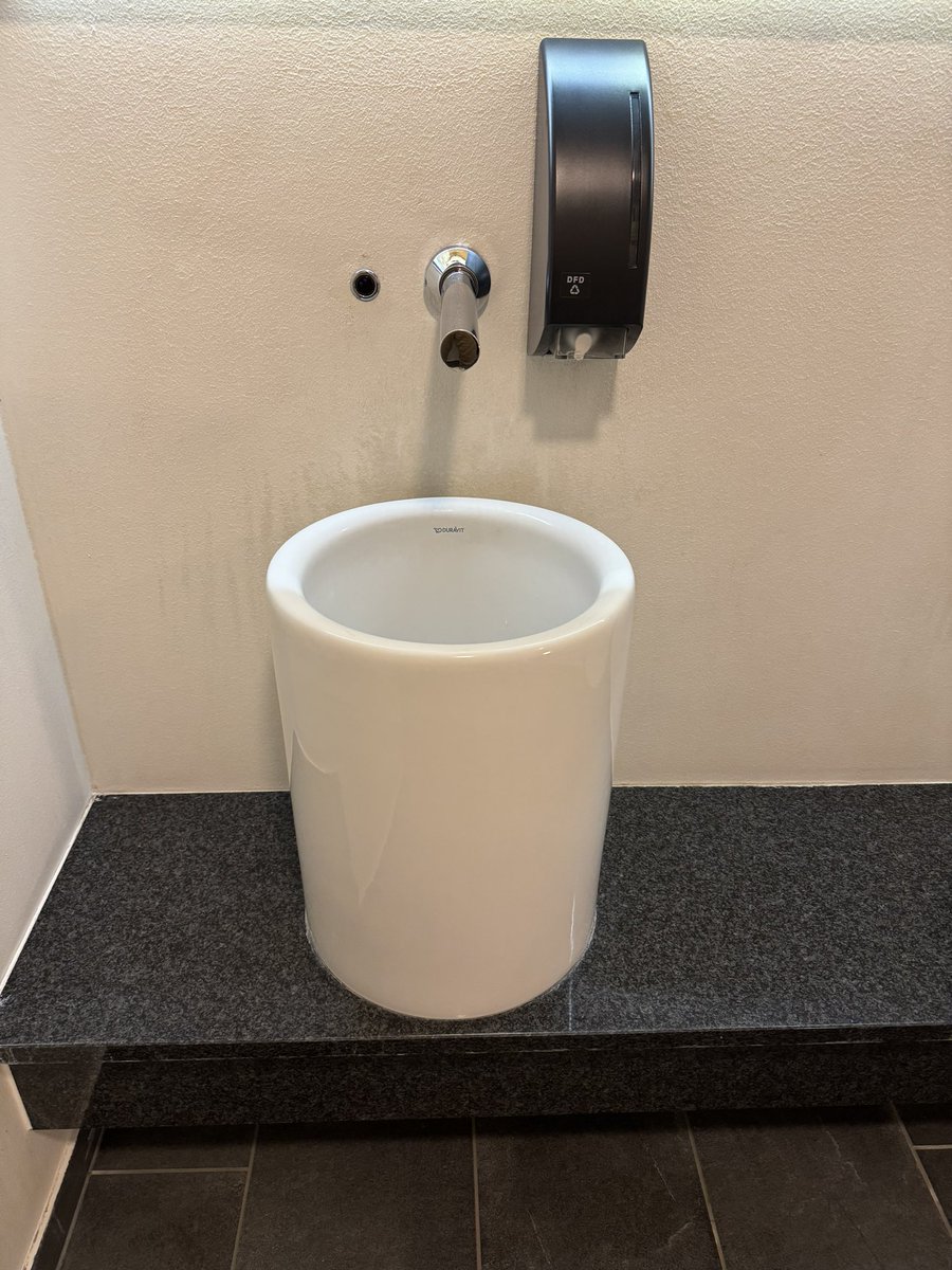 Dagens quiz - urinal eller håndvask!