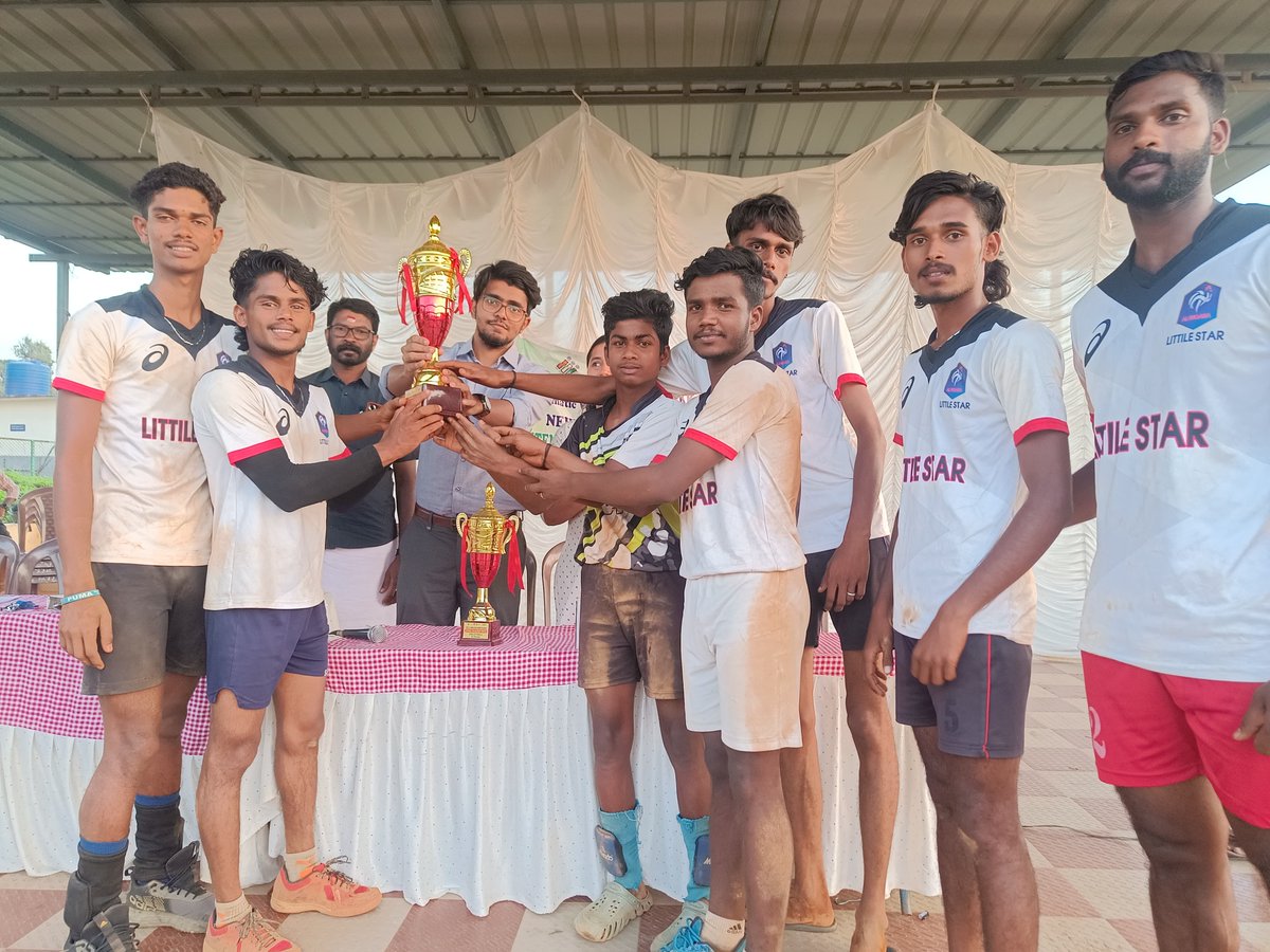 Collector's Trophy volleyball competition organized under the Intensive Voter Awareness programme by Nehru Yuva Kendra Palakkad at Nelliyampathy. The prizes were distributed by Shri Alfred O V, Assistant Collector Palakkad. 

#MYBharatMYVote #Vote4Sure #NYKS #Kerala