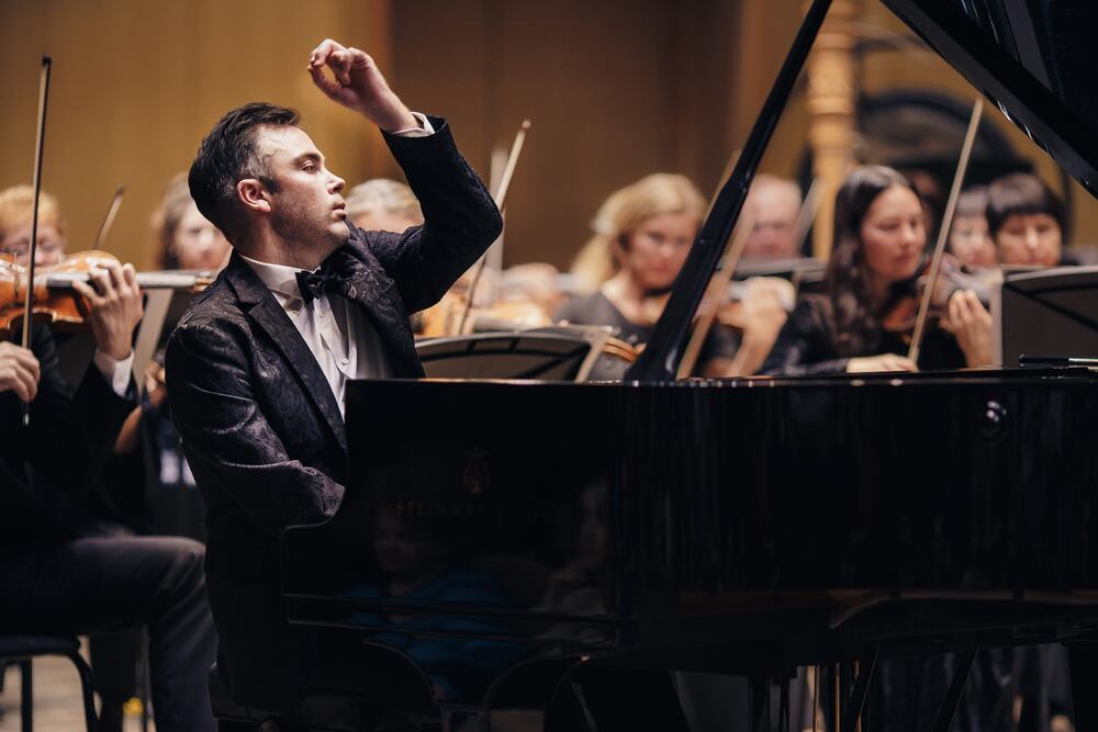 Markson Pianos (@marksonpianos) on Twitter photo In honour of <a href="/NMcCarthyPiano/">Nicholas McCarthy</a>'s debut at the Southbank Centre last month, we thought we'd share this incredible article from <a href="/southbankcentre/">Southbank Centre</a> on 7 left-handed classical pianists who have all performed at their venue!
southbankcentre.co.uk/blog/articles/… In honour of <a href="/NMcCarthyPiano/">Nicholas McCarthy</a>'s debut at the Southbank Centre last month, we thought we'd share this incredible article from <a href="/southbankcentre/">Southbank Centre</a> on 7 left-handed classical pianists who have all performed at their venue!
southbankcentre.co.uk/blog/articles/…