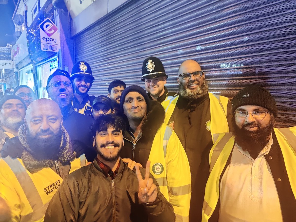 We worked closely with community members &amp; <a href="/bhamts/">Trading Standards</a> who joined us for our #ChaandRaat briefing and came out on patrol with us last night.

Positive engagement/feedback with no issues or incidents.

Another way how we continue to be transparent and build public trust &amp; confidence.
