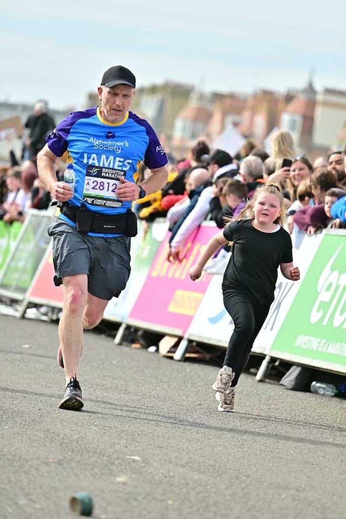 Congratulations to Jamie for completing the Brighton Marathon 🏃‍♂️and raising over £1,000 for the Alzheimer’s Society @alzheimerssoc (pictured with his lovely granddaughter helping him cross the finish line). 😊 justgiving.com/page/james-bri…