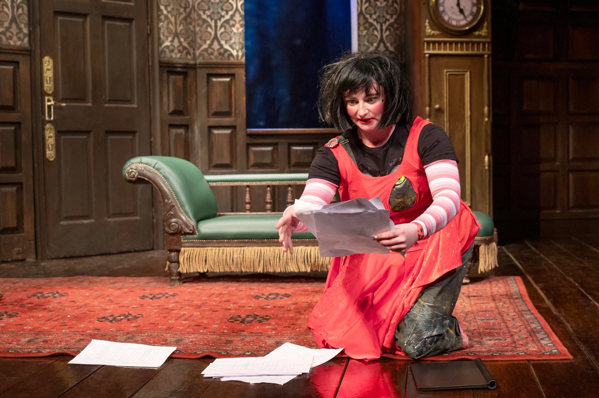 Kennywaxprods's tweet photo. Check out these brand new production shots of the 10th Anniversary cast of @playgoeswrong, now SMASHING it on stage at the Duchess Theatre!
#theplaythatgoeswrong #mischieftheatre #mischiefcomedy #westend #goeswrong #comedy #theatre https://t.co/c2eqhfPgz7