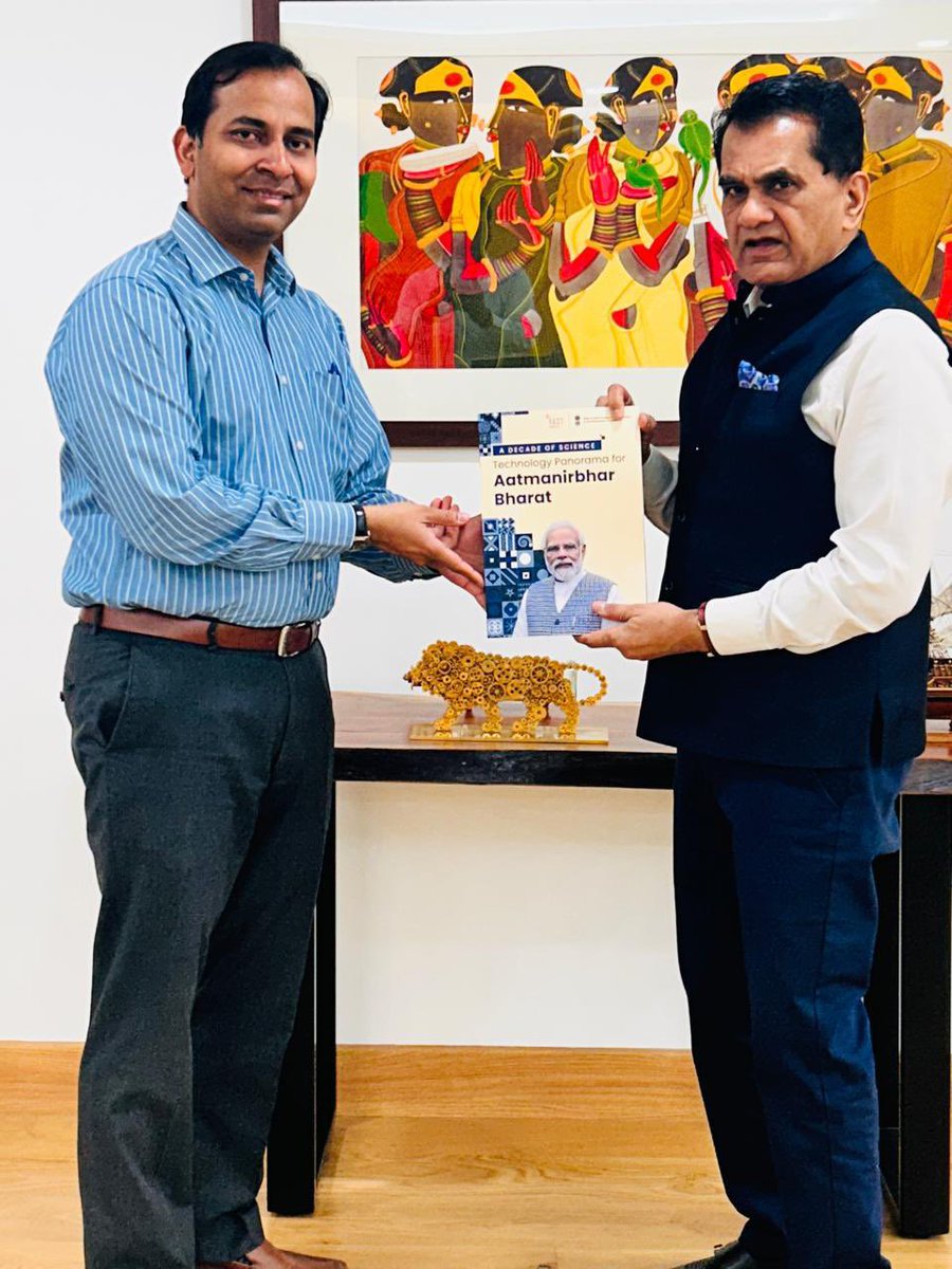 Delighted to receive a copy of the report on ‘A Decade of Science - Technology Panorama for Aatmanirbhar Bharat’ from @MoodyNarain . This is a collaborative work of @PrinSciAdvGoI and @FASTIndiaTrust. The report covers Indian S&T advancements over the last decade across…