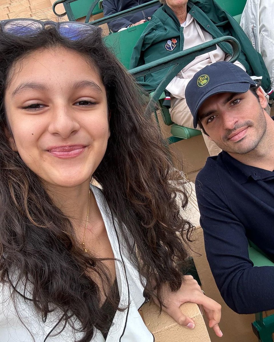 🇲🇨Carlos with a fan at the Monte Carlo Masters 🥰

📸: sitaraghattamaneni