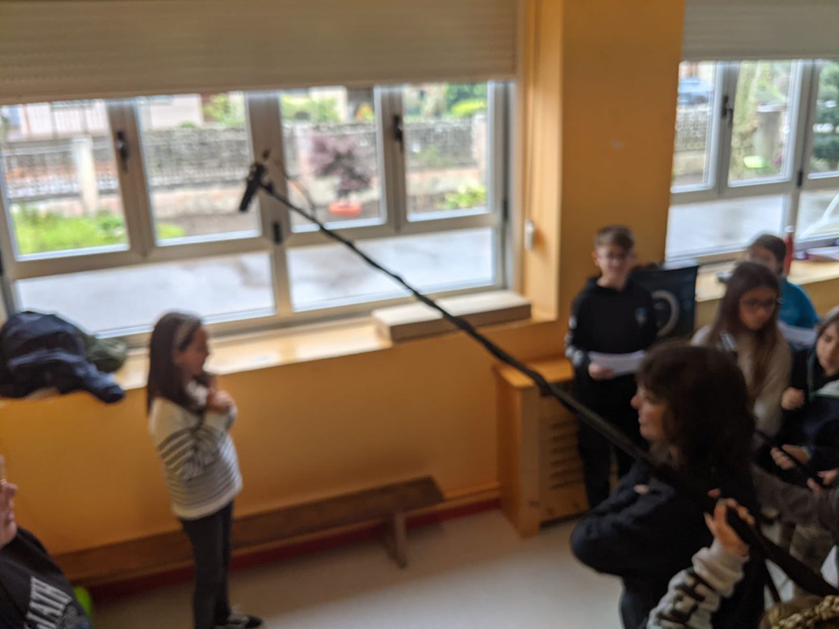 AldanCeip's tweet photo. Obradoiro de cine co @FICBUEU Traballando sobre o test de Betchdel, paridade no mundo do #cineconperspectiva https://t.co/AopiuYy97x