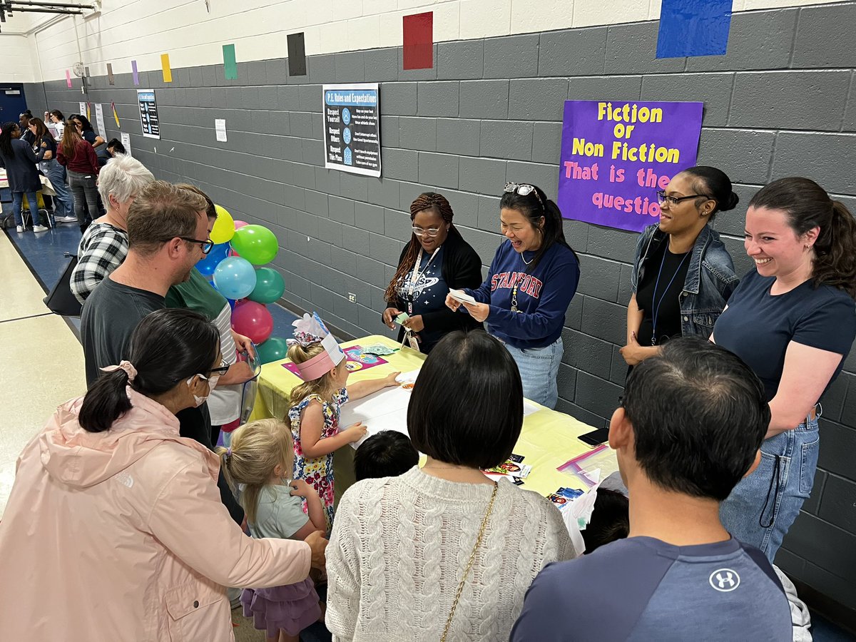 AVID Literacy Night a success, had stations around the gym all about Literacy strategies and even one about transition to middle school. Everyone earned Scorpion bucks and turned those into free books. (Pt.1) @AVIDGISD