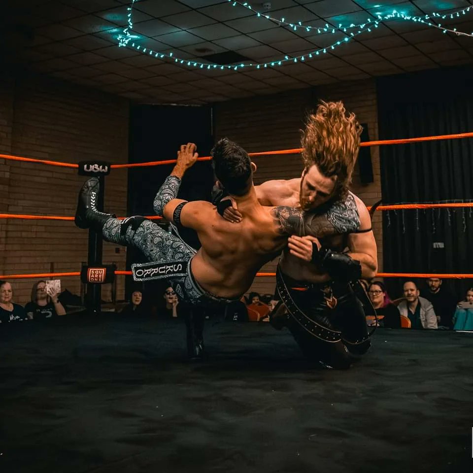 Take me to the end of the world so I can see you again.

@CrowleyCarnival
@lukelesurf

#wrestling #britwres #endofdays #pirate #worldsend #biggleswade