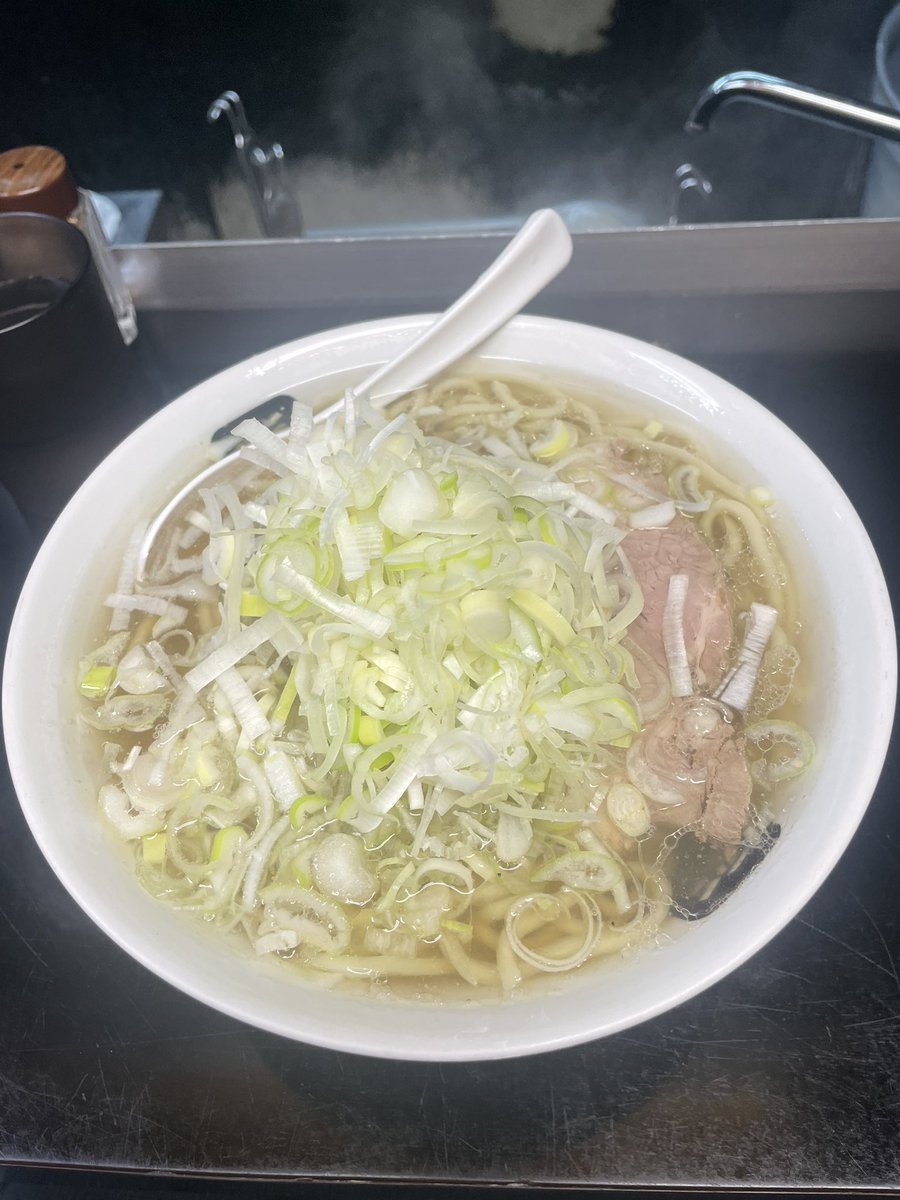 OMc9LPfha's tweet photo. 大好き！！！！！！！な塩ラーメン https://t.co/3dq09x3IQy