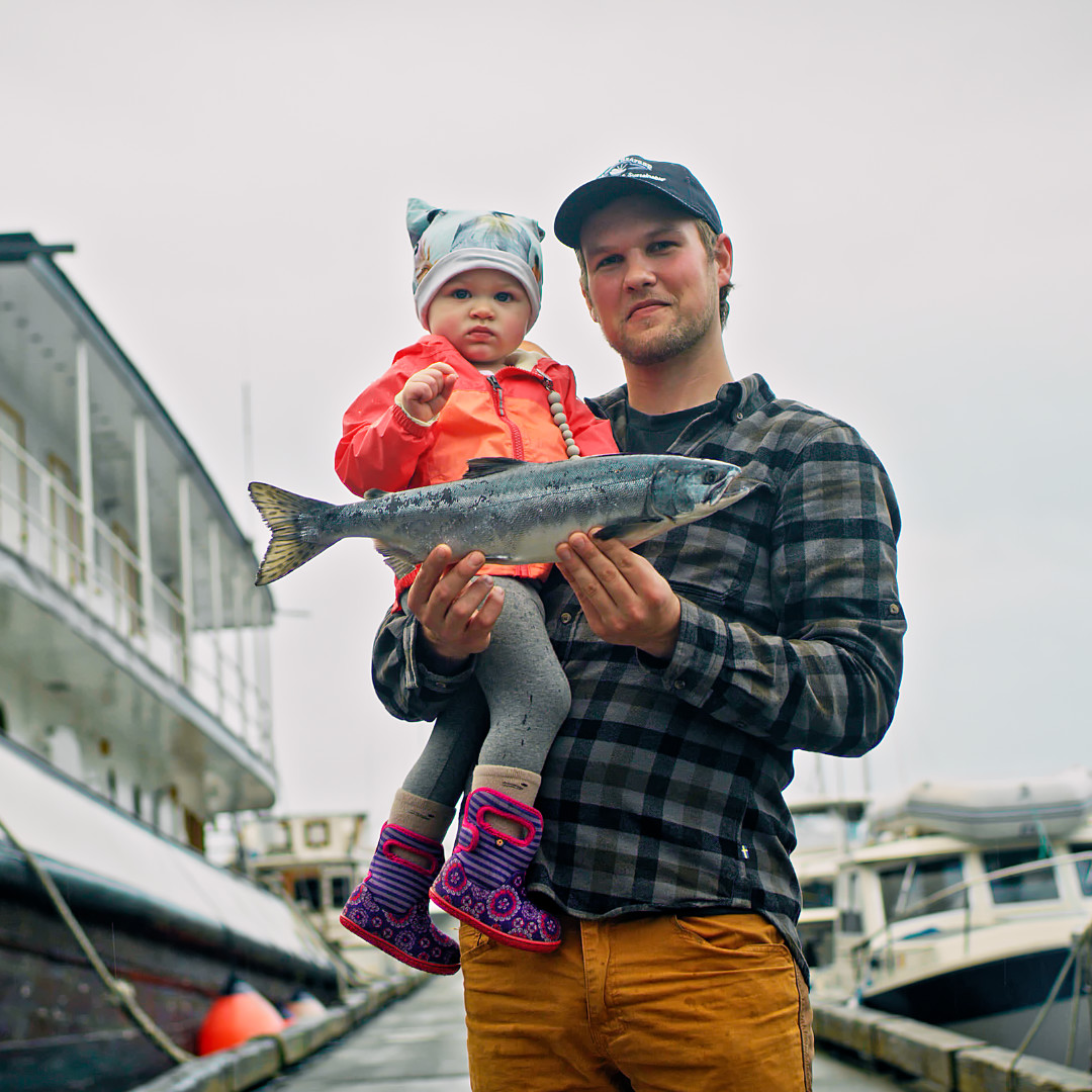 Alaska’s fishing families hand down fishing practices from generation to generation and believe passionately in the importance of sustainability.🎣 Learn more 👉 bit.ly/3J1dZ4J #AskForAlaska #TheAlaskaWay #Alaskaseafood #fishing