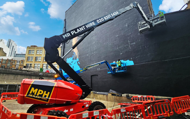 We had a blast last week catching up with Global Street Art in central London! 🎨 Excitingly, we also captured some shots of them using our Genie and Manitou boom lifts for an upcoming project. Stay tuned for the reveal! 👀 #streetart #londonart