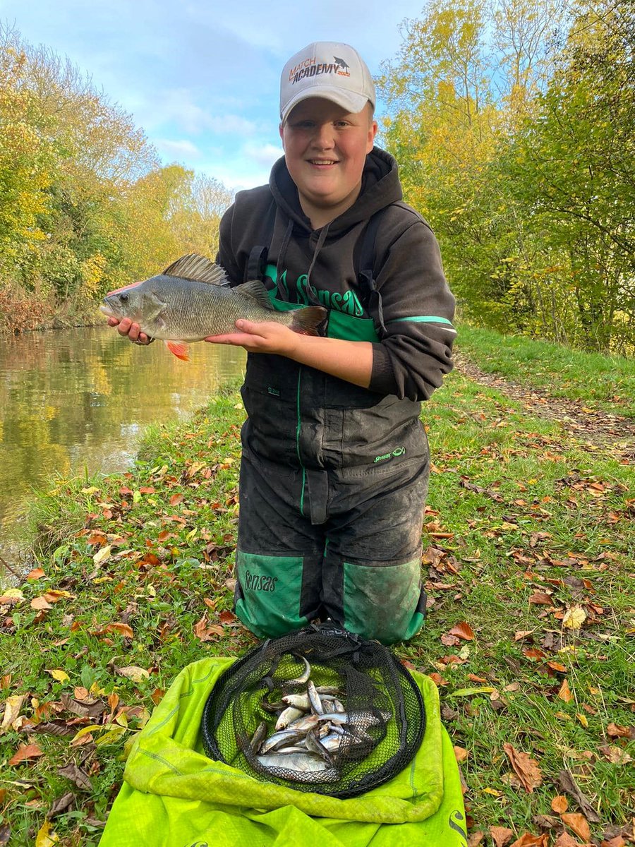 Impressive performances from Lottie, Freya, and Charlie at the Angling Trust Guru Talent Pathway! 🥇 Lottie secured a five peg section win 🎣 Freya came second in her five peg section 👏 Charlie made history as the first trainee #LetsFish coach to be selected for England