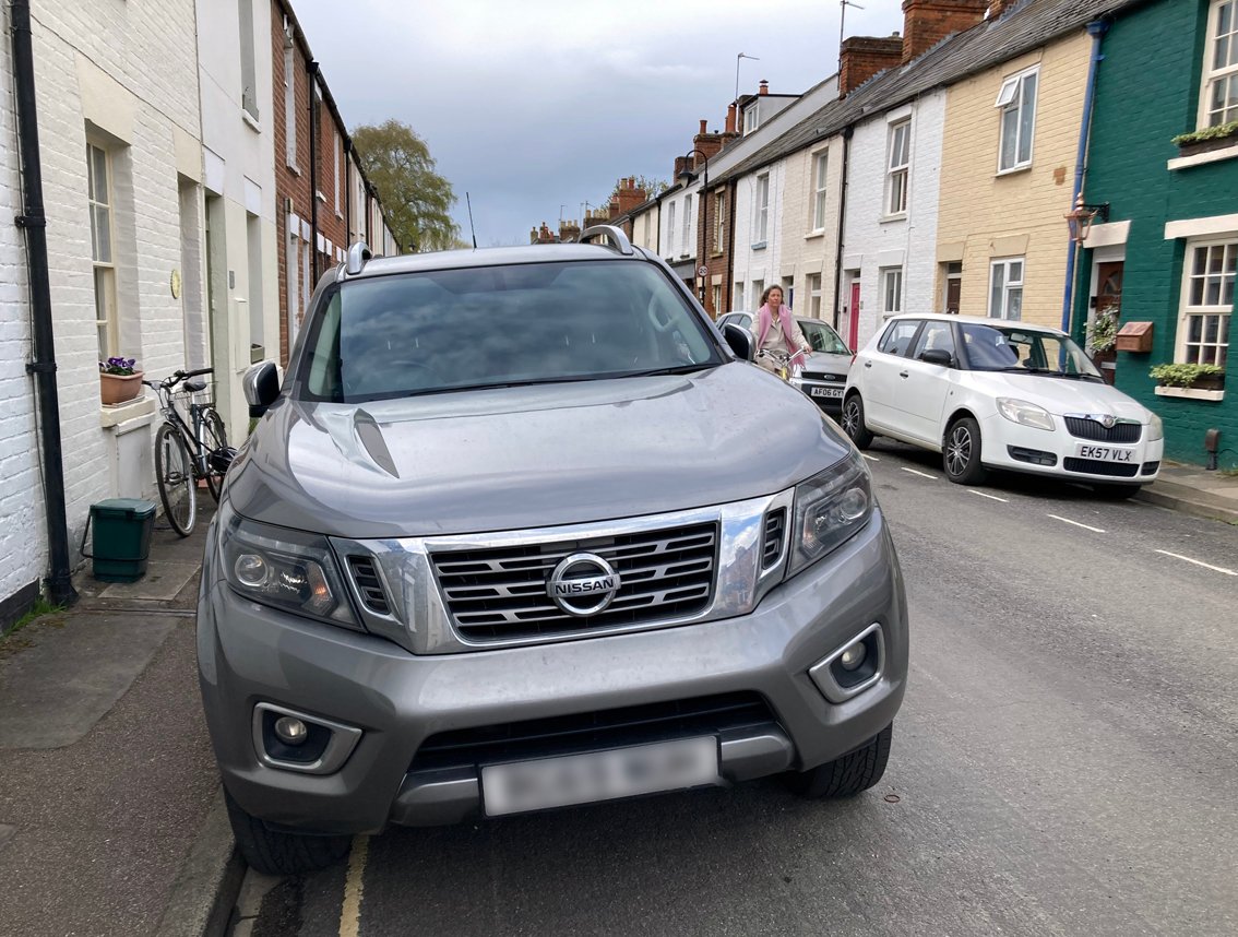 'Larger vehicles contribute to road danger even when parked because they block visibility' Our volunteer Danny explains why weight-based parking charges make sense in our latest blog post ⤵️ cyclox.org/index.php/2024…