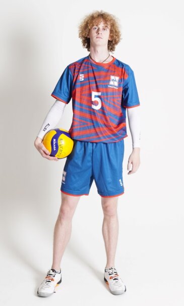 Introducing our local sports star⭐ Meet Harvey Chapman-Lennon 18, a volleyball prodigy soaring high with the U19 Juniors National Men’s Volleyball Team for England🏐🇬🇧 A proud recipient of the #ActiveLambethAthletesProgram☺ More info 👉orlo.uk/l7e4G
