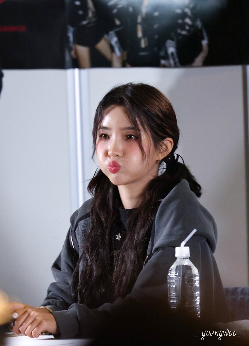 Jeon Soyeon: Youngest ever Executive Producer with GIDLE, KOMCA Full Member, BOTY Female Multi-Entertainer(2022), MAMA Best Songwriter(2022), APMA Best Producer (2023), first to write; first to produce; first to compose; & first to arrange, four PAK-to-PAK albums in a row. Ever.