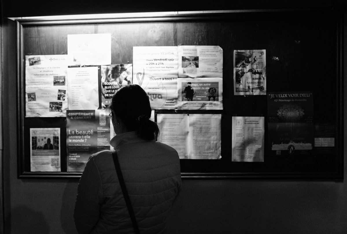 I saw the moment and the light.....
#x100f #streetphotography #fujilove #storytelling #light