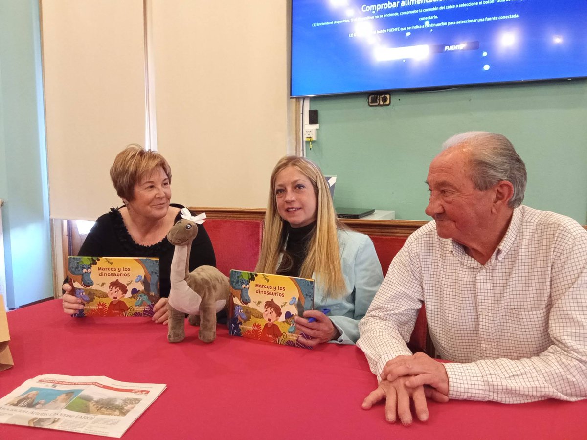 AroHuesca's tweet photo. Increíble la aceptación de la presentación del cuento "Marcos y los dinosaurios" de nuestra trabajadora social Diana Gómez. Una tarde repleta de cariño de afecto donde ella se sintió querida y arropada
Muchas gracias
Si alguien no pudo venir y se quedo sin ejemplar hay en ARO https://t.co/VfyiqOMwwH
