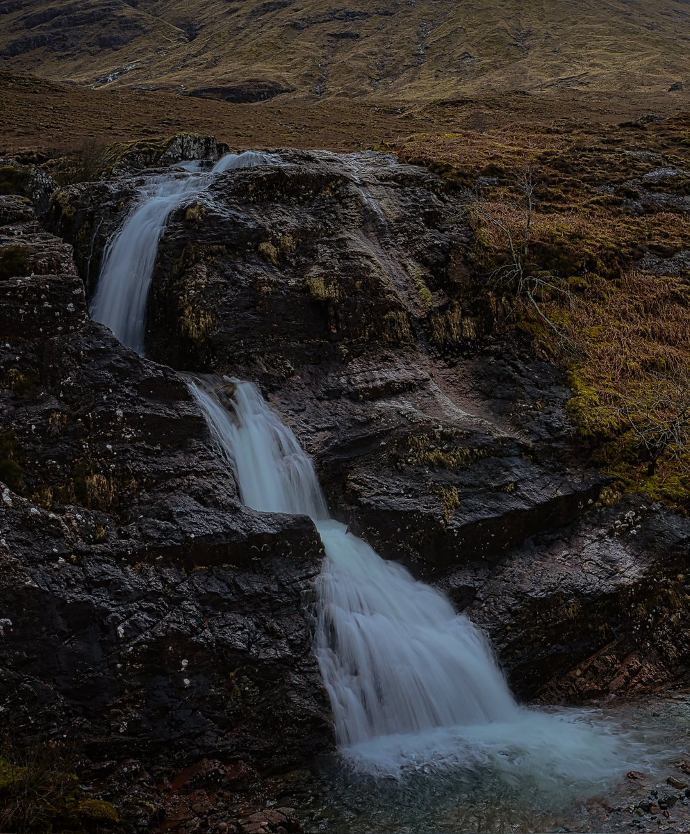 Glencoe along the A82 #ThePhotoHour #dailyphoto #PintoFotografia #photography #fotorshot #Viaastockaday #art #photooftheday #photographer  #portraitphotography #longexposure  @OutdoorPhotoMag @VisitScotland #landscapephotography