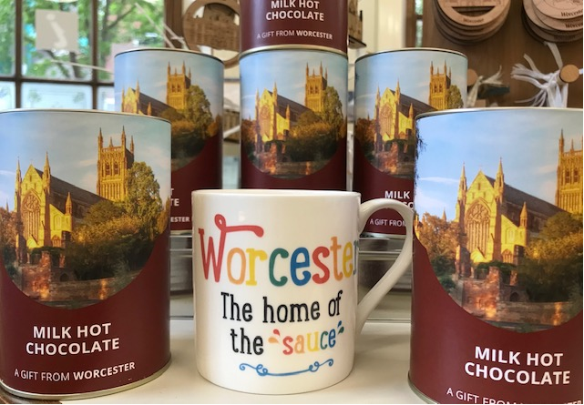 Hi #WorcestershireHour Cosy up on this rainy day with a mug of #hotchocolate. New range in @WorcesterTIC😊#Worcester #shoplocal #gifts #hotchocolate #LoveWorcs