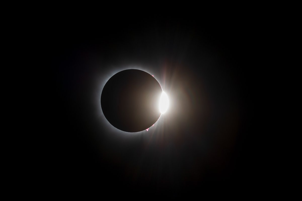 MattPaulson28's tweet image. My 4 favorite photos of the Total Solar Eclipse.  These are all single exposures. 

1)The Diamond Ring
#EclipseSolar #EclipseTotal #SolarEclipse2024