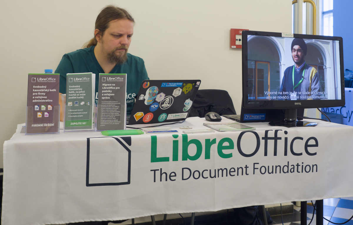 Love ❤️ #LibreOffice? Come and meet the worldwide community that makes it, at local events! For instance, we were recently at the InstallFest 2024 conference in Prague: blog.documentfoundation.org/blog/2024/04/1…