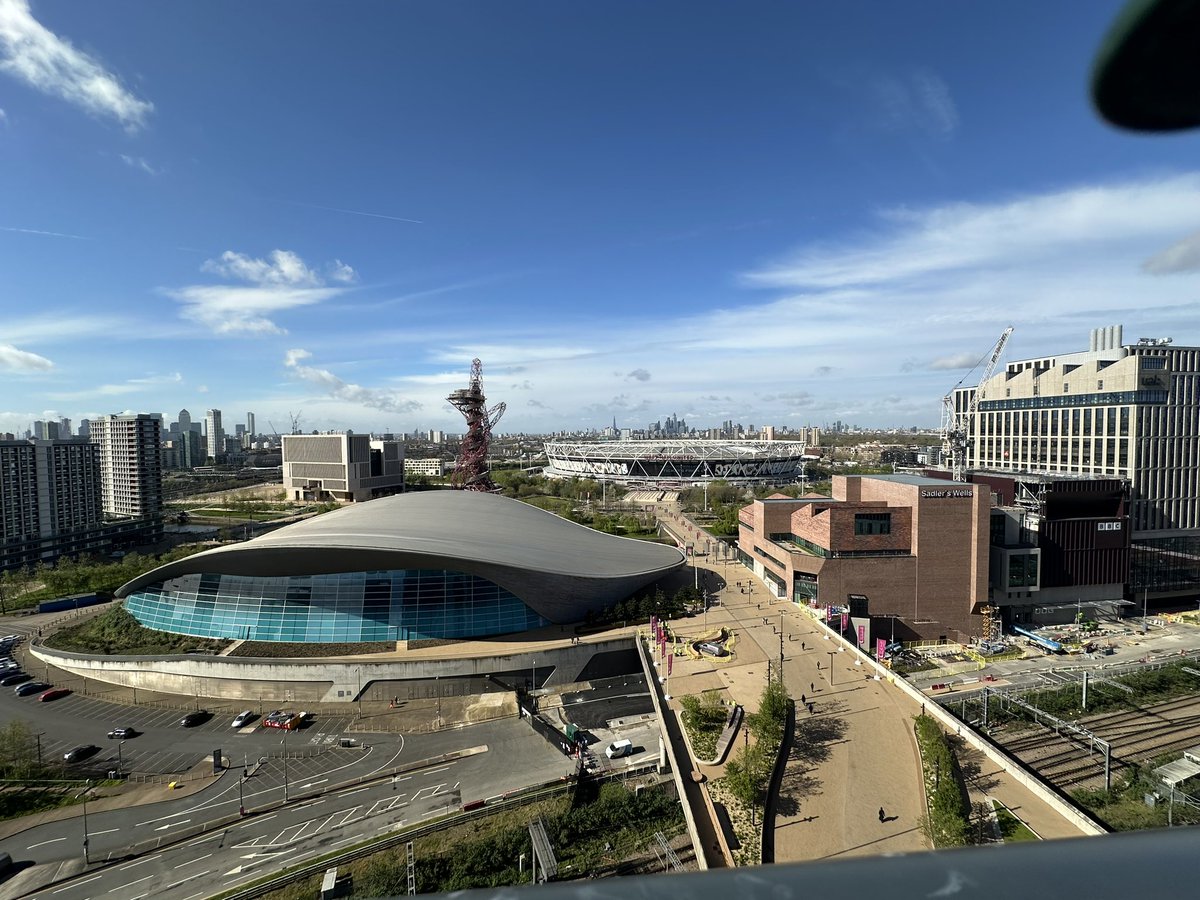 Fabulous to see how the @noordinarypark is developing at Stratford this morning. The new East Bank development with the V&A, Sadlers Wells, BBC and UAL looks amazing and such an exciting new quarter - likewise UCL’s new building.