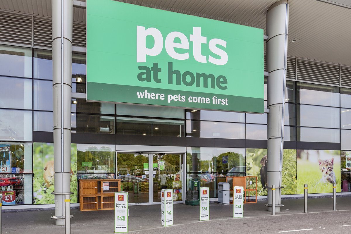 @LBS @LBSEntrepreneur alumnus Alessandro Di Trapani, co-founder of insect-based dog food company, Grub Club, has announced the launch of the Grub Club range of dog foods into British pet supplies retailer, @PetsatHome. ow.ly/nKVI50RbqR1