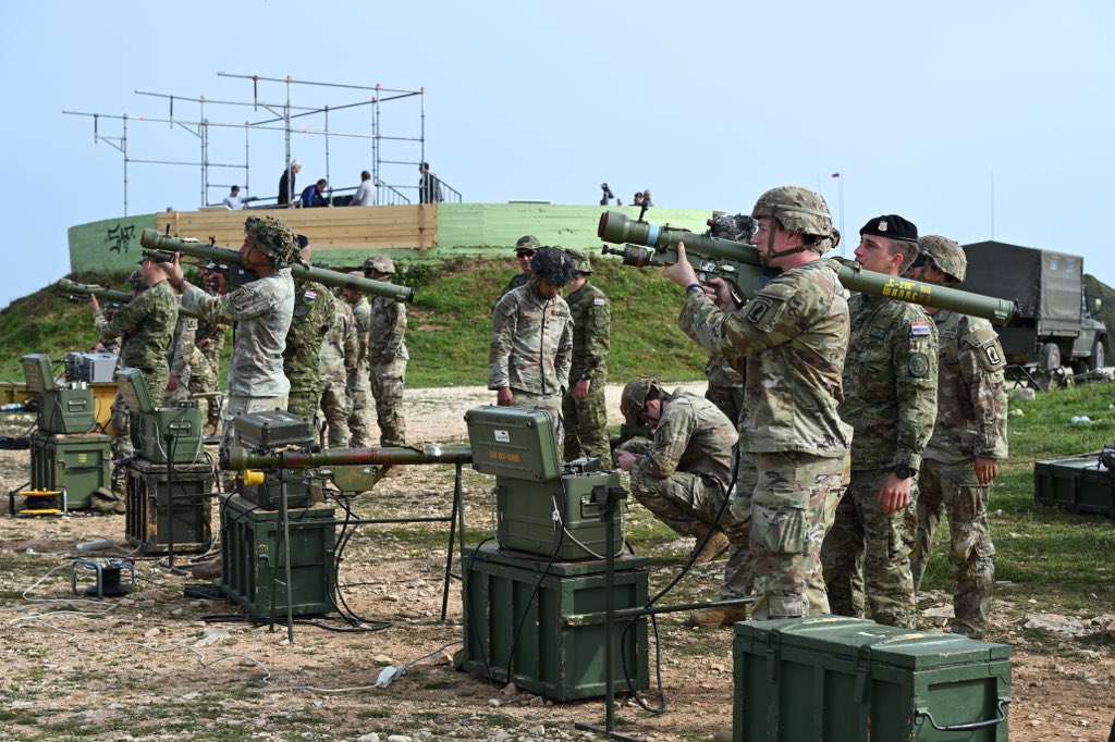 Paratroopers 🪂from the 173rd Airborne Brigade and soldiers from Charlie Battery, 1st Battalion, 57th Air Defense Artillery Regiment teamed up for dry fire drills with Strela S2M during Exercise Shield 24 in Pula, Croatia. 🇭🇷 📸 Paolo Bovo, U.S. Army @SETAF_Africa @USArmyEURAF