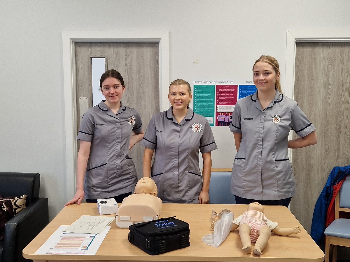 We're set up in our #Simulation apartment suite, ready to show our Applicant Day #nursing offer holders what @uochester has to offer 👩‍⚕️👨‍⚕️

We have further Applicant Days coming up in May as well! Book on via 👉 chester.ac.uk/study/visit-us…