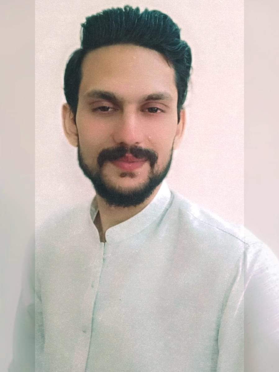 PolticlActivist's tweet photo. تمام اہل اسلام کو عید کی خوشیاں مبارک ہوں ❤ https://t.co/SF3Fn9rSK6