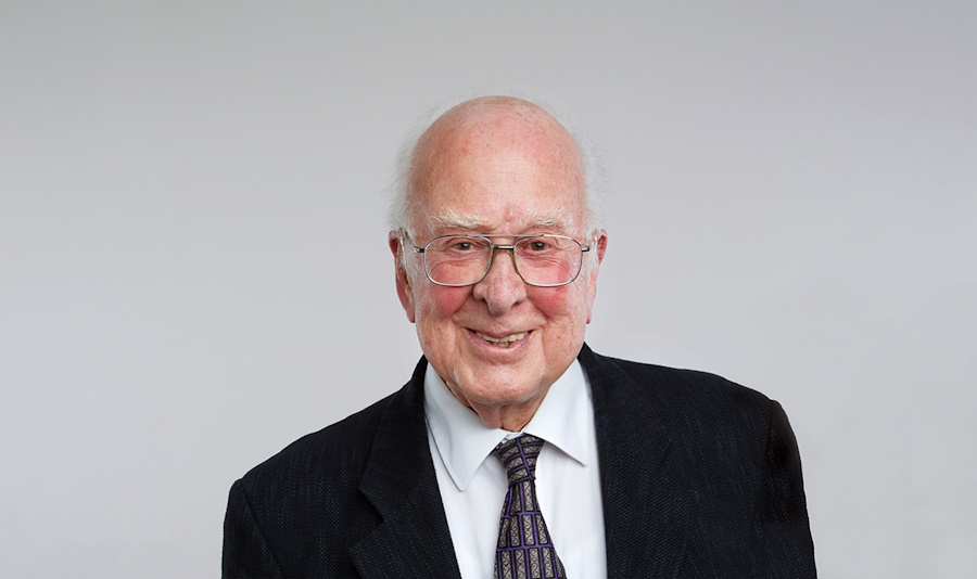“Peter Higgs’ work helped shape our fundamental understanding of the world around us.' Sir Adrian Smith PRS pays tribute to Professor Peter Higgs FRS, who has passed away at the age of 94: royalsociety.org/news/2024/04/p…