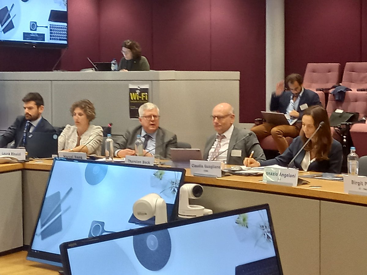 📣@EU_SDFA convene in #Brussels for the 'Executive Seminar on Strategic Innovation in Supervision' 🤝 Senior managers from #NCAs @EU_reforms @EU_Finance, #ESAs and @EUI_FBF_School engage in discussions on current & future challenges of #digitalfinance 👉bit.ly/3PYkt8i