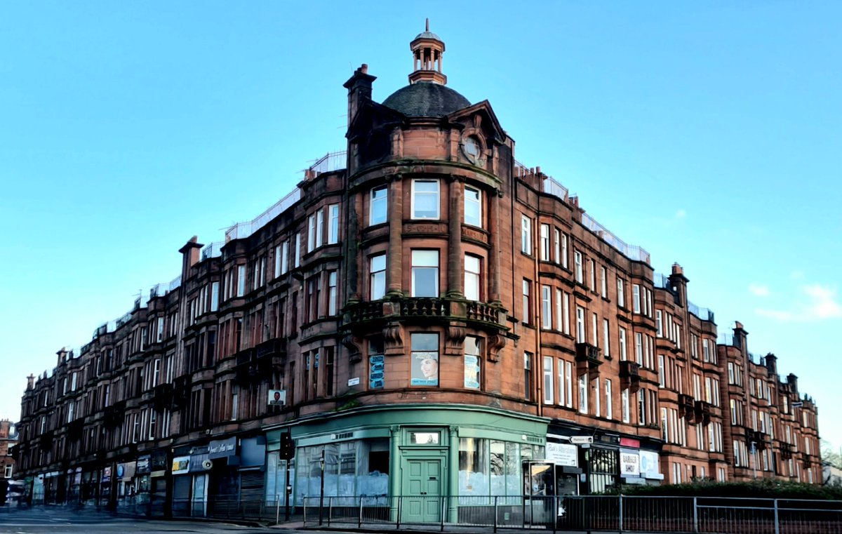 A wide shot of the 1907 Anniesland Mansions on the corner of Great Western Road and Crow Road in Glasgow.

#glasgow #glasgowbuildings #architecture #anniesland #buildingsphotography #architecturephotography #crowroad #greatwesternroad