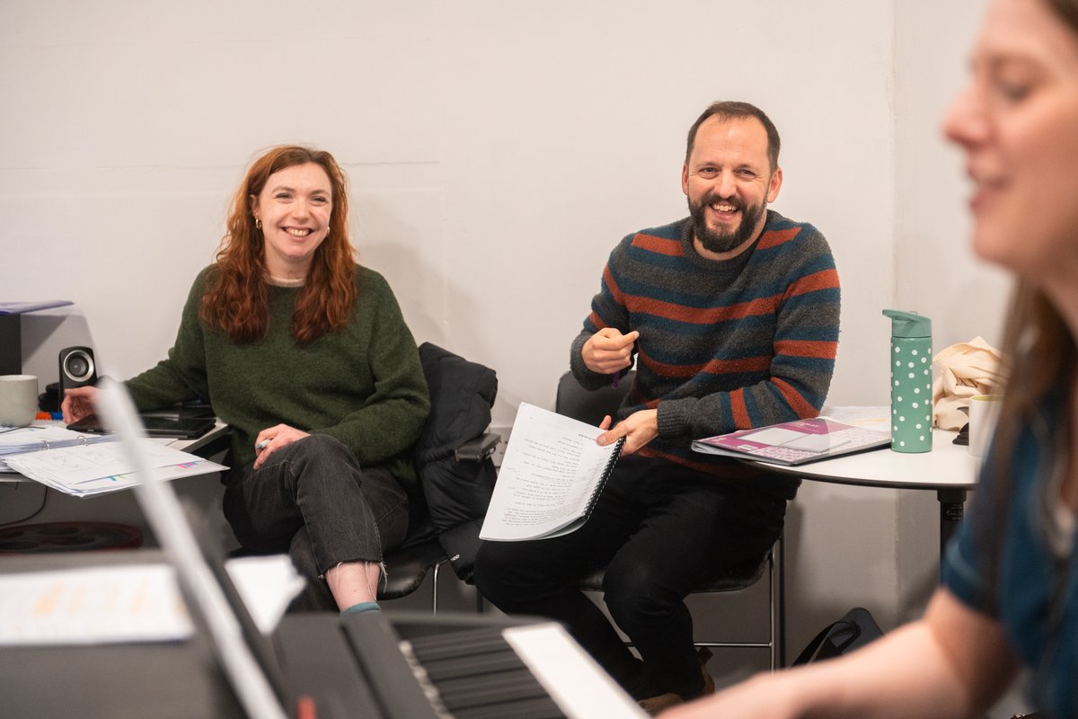 Sneak peek into rehearsals of next week's Who Pays the Piper 🎶 Christina Gordon and Helen Logan star in this new play by @JenBitesPeople about a talented singer who teaches opera to a wealthy older lady with delusional aspirations!