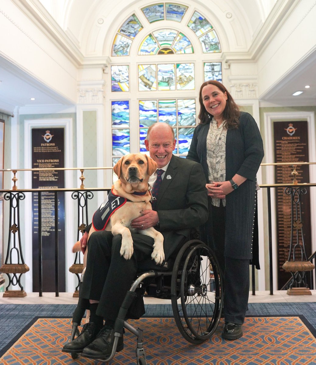 The RAF Club were pleased to welcome Allen Parton and his wonderful assistance dog ET to Royal Air Force Club last night for a fascinating Club Talk about Allen's incredible story and the Charity. @houndsforheroes #HoundsforHeroes #RoyalAirForceClub